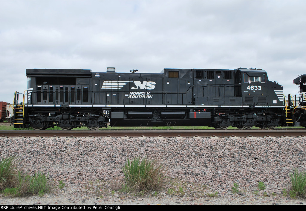 Wabtec (GE) Interchange Track Ft. Worth Tx. - NS 4633 GE AC44C6M